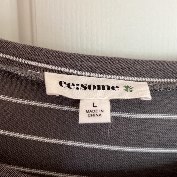 Long sleeve T-shirt with ruffle hem - Picture 3 of 4